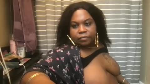 Snapshot of msjonemillion chatting on March 2025 08:29:02 PM Chocolate Candy Stick online show from March 2025 08:29:02 PM