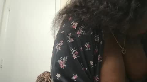 Snapshot of msjonemillion chatting on September 2025 07:26:01 PM Chocolate Candy Stick online show from September 2025 07:26:01 PM