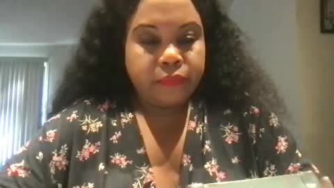 Snapshot of msjonemillion chatting on November 2025 05:59:01 PM Chocolate Candy Stick online show from November 2025 05:59:01 PM