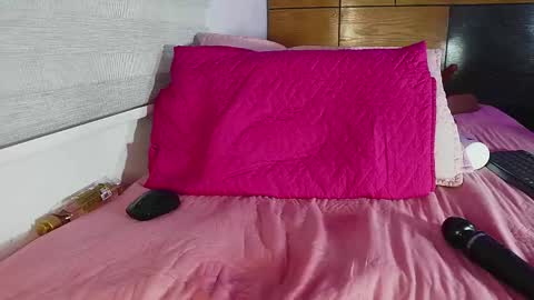 Manuela  online show from February 2025 09:13:02 AM