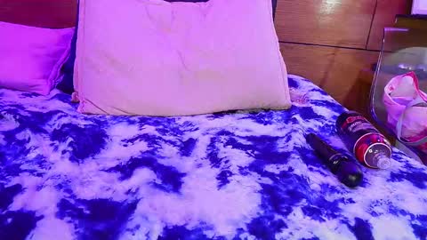 Manuela  online show from February 2025 06:18:01 AM