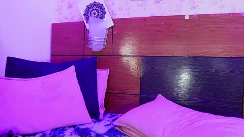 Manuela  online show from February 2025 09:24:02 AM