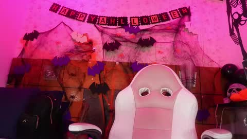 Manuela  online show from October 2025 03:07:01 AM