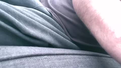 mucker13 online show from October 2025 01:42:02 PM