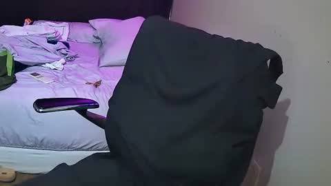 Muffdiver online show from February 2025 09:36:01 PM