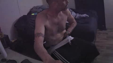 Muffdiver online show from May 2026 01:56:02 AM