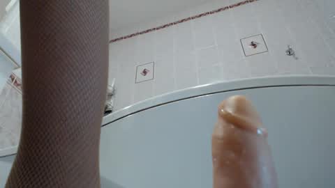 Snapshot of mullty chatting on January 2025 05:08:02 AM Mullty online show from January 2025 05:08:02 AM