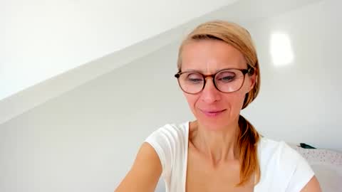 LOVELY JULIA  Peter DAY online show from May 2026 07:37:02 AM