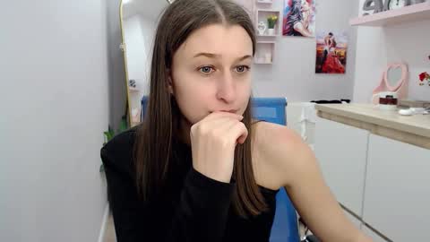 Snapshot of muriel_elvin chatting on October 2025 10:21:01 AM muriel_elvin online show from October 2025 10:21:01 AM