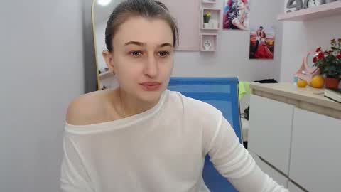 Snapshot of muriel_elvin chatting on December 2025 08:23:01 AM muriel_elvin online show from December 2025 08:23:01 AM