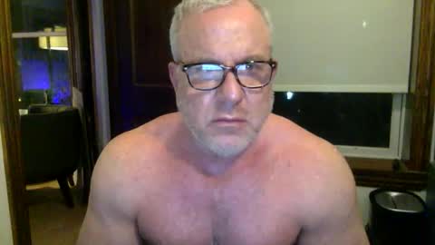 Muscl Dad online show from April 2026 03:23:01 AM