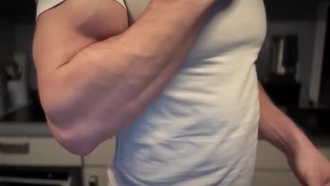 Snapshot of musclehair3 chatting on October 2025 08:27:02 PM musclehair3 online show from October 2025 08:27:02 PM