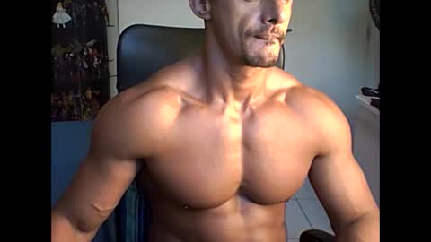Snapshot of muscleoss chatting on January 2025 09:31:01 PM muscleoss online show from January 2025 09:31:01 PM