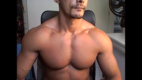 Snapshot of muscleoss chatting on January 2025 07:11:01 PM muscleoss online show from January 2025 07:11:01 PM