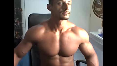 Snapshot of muscleoss chatting on January 2025 11:48:01 PM muscleoss online show from January 2025 11:48:01 PM