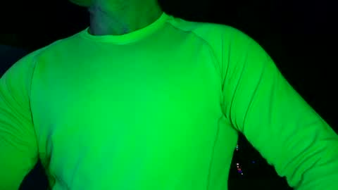 Snapshot of muscles_hulk chatting on June 2026 12:37:01 AM Hulk Muscles - NEW ACCOUNT online show from June 2026 12:37:01 AM