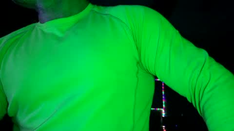 Snapshot of muscles_hulk chatting on July 2026 11:20:01 PM Hulk Muscles - NEW ACCOUNT online show from July 2026 11:20:01 PM