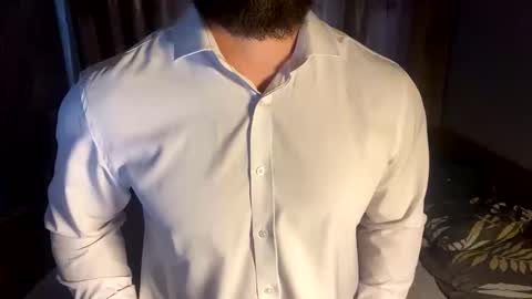 muscularjuggler online show from May 2026 01:45:02 AM