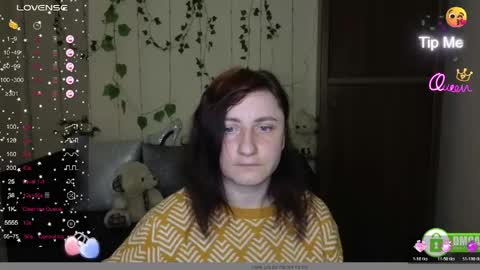 Snapshot of muse_kitty_jenia chatting on May 2026 06:05:01 PM Jenya online show from May 2026 06:05:01 PM