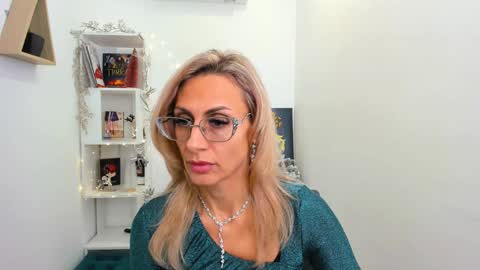 Diana online show from December 2024 10:55:02 AM