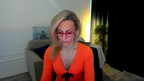 Diana online show from May 2026 12:00:02 PM
