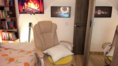 VALENTINA Luna  online show from December 2025 05:36:02 AM