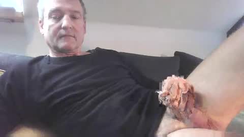 Snapshot of muskauer chatting on November 2025 08:57:01 AM nobuddy online show from November 2025 08:57:01 AM