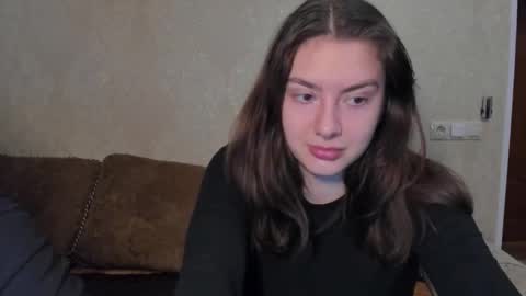 Snapshot of muuur_fam chatting on November 2025 09:58:01 PM HEY online show from November 2025 09:58:01 PM