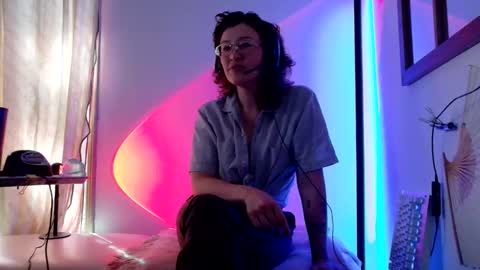 Mx. Anouk Divine online show from April 2026 09:23:01 PM