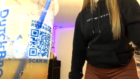 Snapshot of mxrissaof3 chatting on December 2024 09:20:02 AM mxrissaof3 online show from December 2024 09:20:02 AM