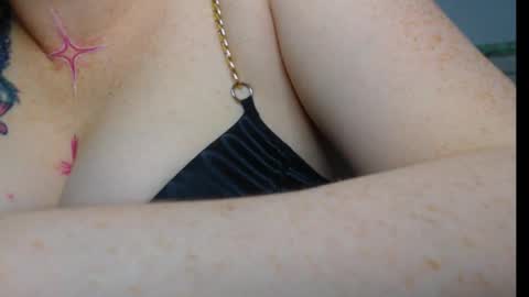     sara      i know you love me xoxox     online show from March 2026 02:04:01 AM