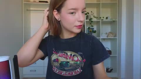 Snapshot of my_mia_ chatting on September 2025 10:48:02 AM MIA I will be here Monday Wednesday Thursday Saturday online show from September 2025 10:48:02 AM