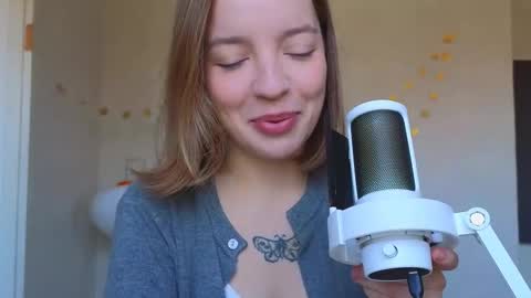 Snapshot of my_mia_ chatting on November 2025 07:33:02 AM MIA I will be here Monday Wednesday Thursday Saturday online show from November 2025 07:33:02 AM