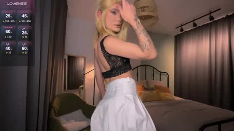 Snapshot of my_muse chatting on December 2025 12:53:02 PM Sandra Muse online show from December 2025 12:53:02 PM