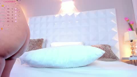 Snapshot of mya_evans chatting on January 2025 02:46:01 PM Mariana Evans online show from January 2025 02:46:01 PM