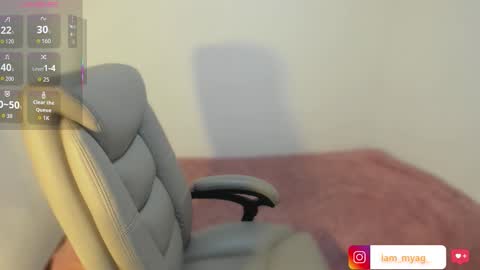 Snapshot of myaa_girl chatting on March 2026 02:58:01 AM My name is Mya welcome online show from March 2026 02:58:01 AM