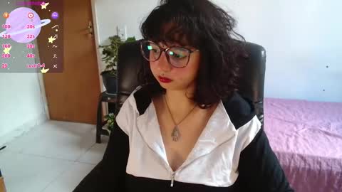 Snapshot of myamillor chatting on October 2025 11:10:01 AM myamillor online show from October 2025 11:10:01 AM