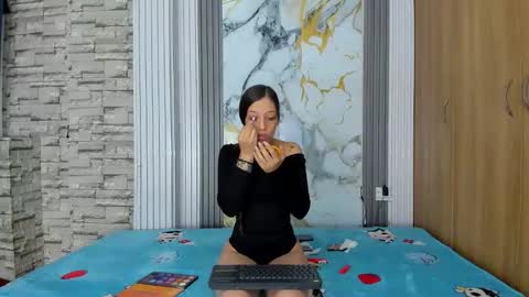 Snapshot of mybonnieandclyde303av chatting on February 2026 12:36:01 AM mybonnieandclyde303av online show from February 2026 12:36:01 AM