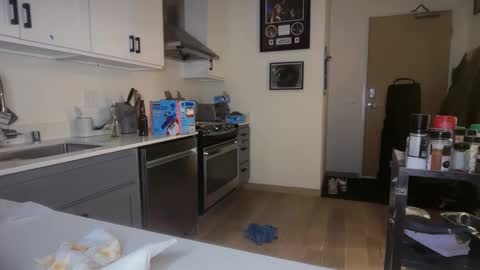 Snapshot of myguy19 chatting on January 2026 04:07:02 AM DaDDY D online show from January 2026 04:07:02 AM