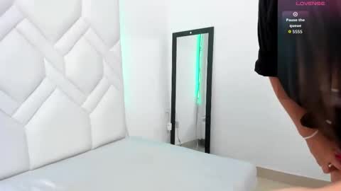 LINDA  AND EMILIO online show from September 2025 10:02:01 PM