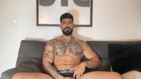 Snapshot of myke_esthetic chatting on December 2024 04:02:02 AM Myke esthetic online show from December 2024 04:02:02 AM