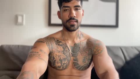 Snapshot of myke_esthetic chatting on January 2025 09:09:02 PM Myke esthetic online show from January 2025 09:09:02 PM