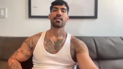 Snapshot of myke_esthetic chatting on January 2025 08:32:01 PM Myke esthetic online show from January 2025 08:32:01 PM