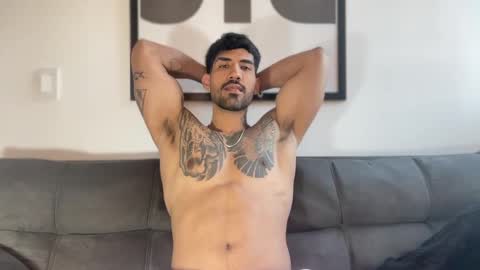 Snapshot of myke_esthetic chatting on January 2025 10:34:01 PM Myke esthetic online show from January 2025 10:34:01 PM