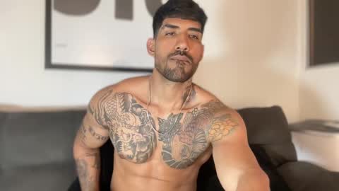 Snapshot of myke_esthetic chatting on January 2025 12:57:02 AM Myke esthetic online show from January 2025 12:57:02 AM