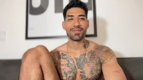 Snapshot of myke_esthetic chatting on January 2025 02:03:02 AM Myke esthetic online show from January 2025 02:03:02 AM