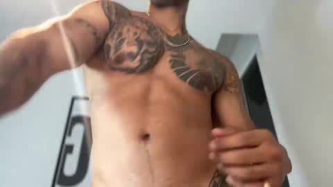 Snapshot of myke_esthetic chatting on February 2025 02:07:01 AM Myke esthetic online show from February 2025 02:07:01 AM