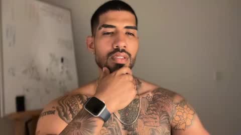 Snapshot of myke_esthetic chatting on February 2025 12:27:01 AM Myke esthetic online show from February 2025 12:27:01 AM