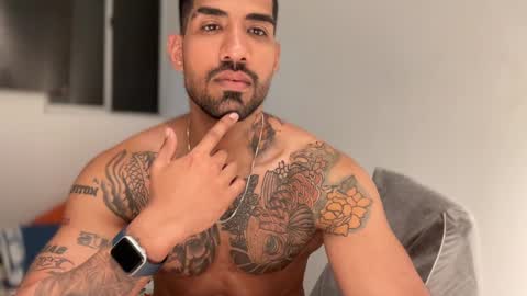 Snapshot of myke_esthetic chatting on February 2025 03:18:01 AM Myke esthetic online show from February 2025 03:18:01 AM