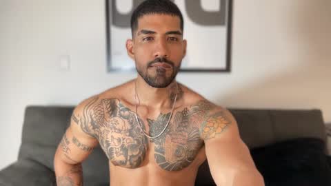 Snapshot of myke_esthetic chatting on February 2025 01:43:02 AM Myke esthetic online show from February 2025 01:43:02 AM